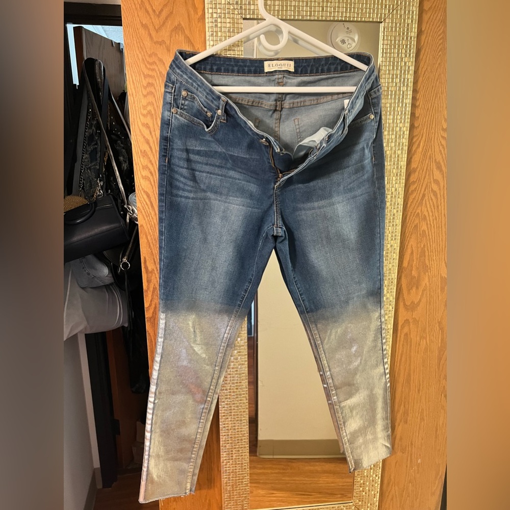 METALLIC SILVER/ DENIM JEGGINGS BY ELOQUII DENIM… SIZE 14… EXCELLENT CONDITION.